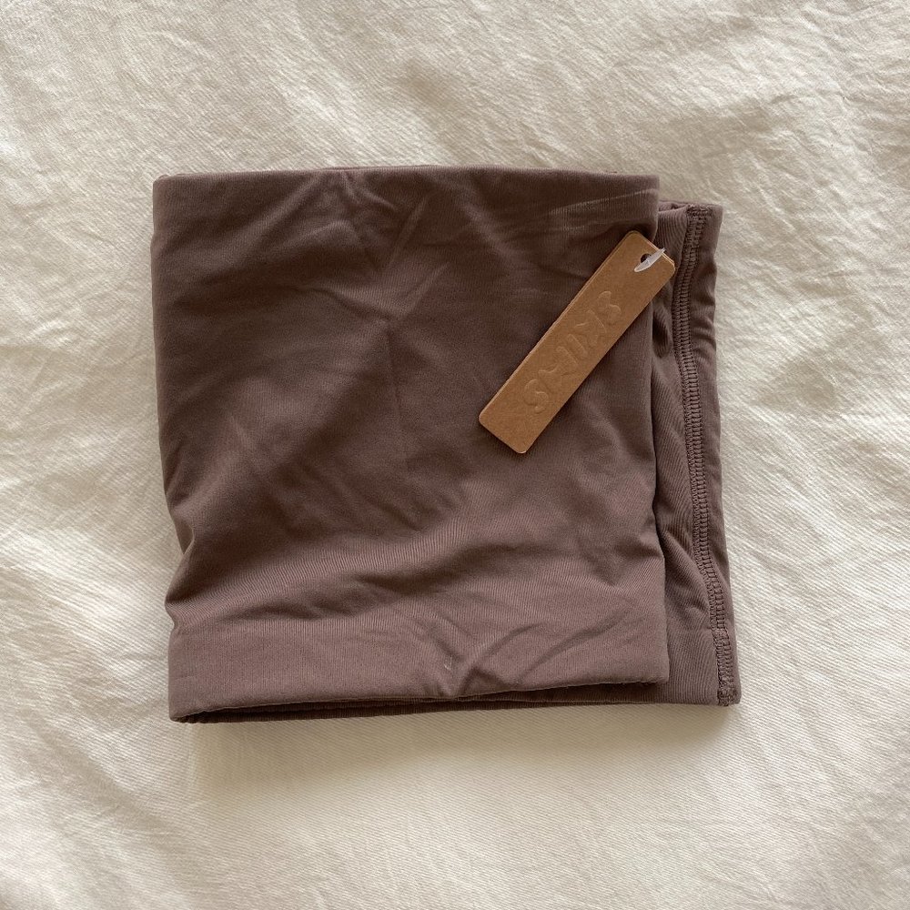 Skims Fits Everybody Bandeau Umber S BR-BND-2026